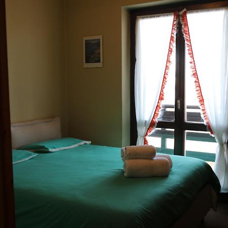 Albergo Casa Della Neve สเตรซา ภายนอก รูปภาพ