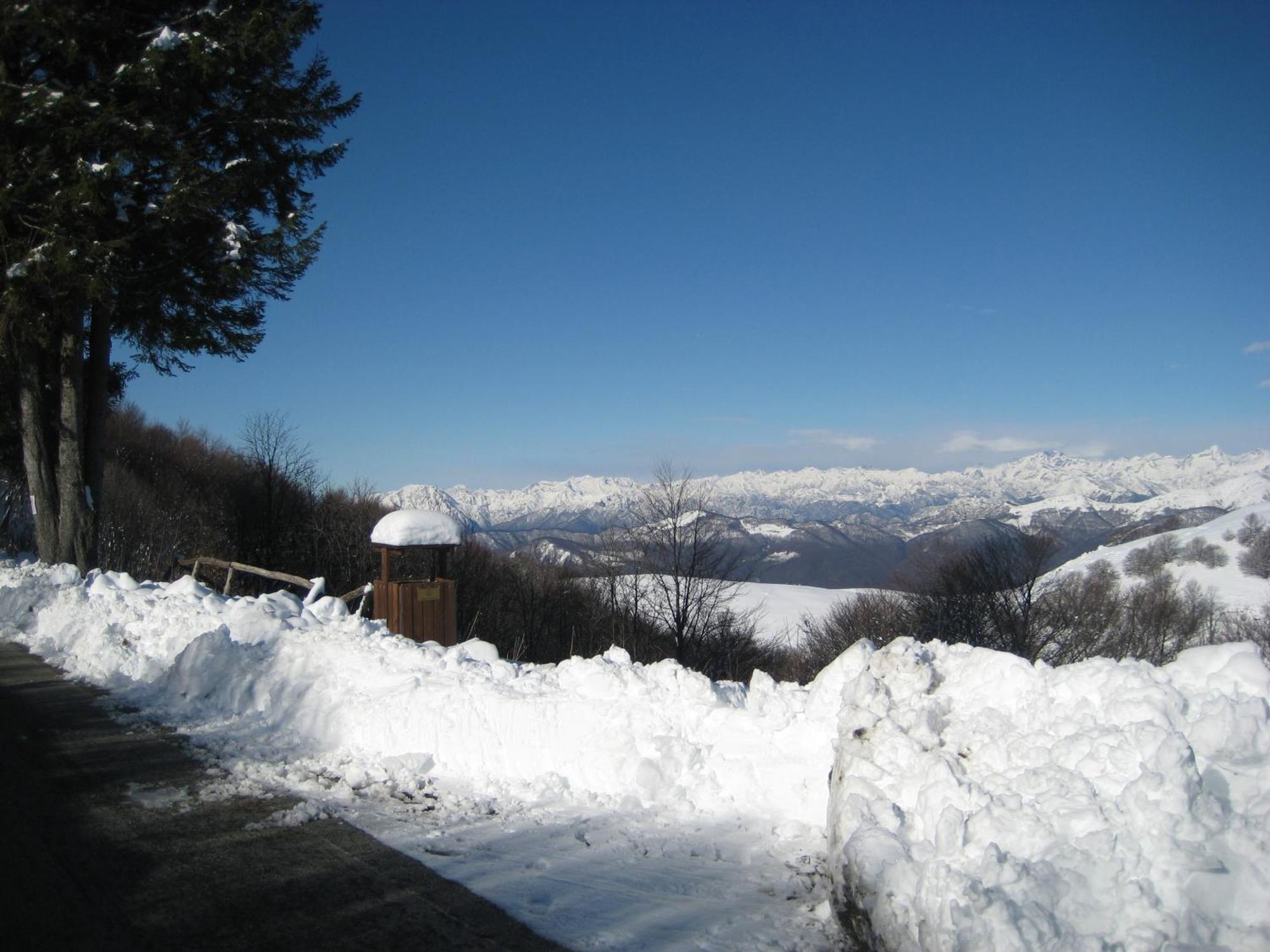 Albergo Casa Della Neve สเตรซา ภายนอก รูปภาพ