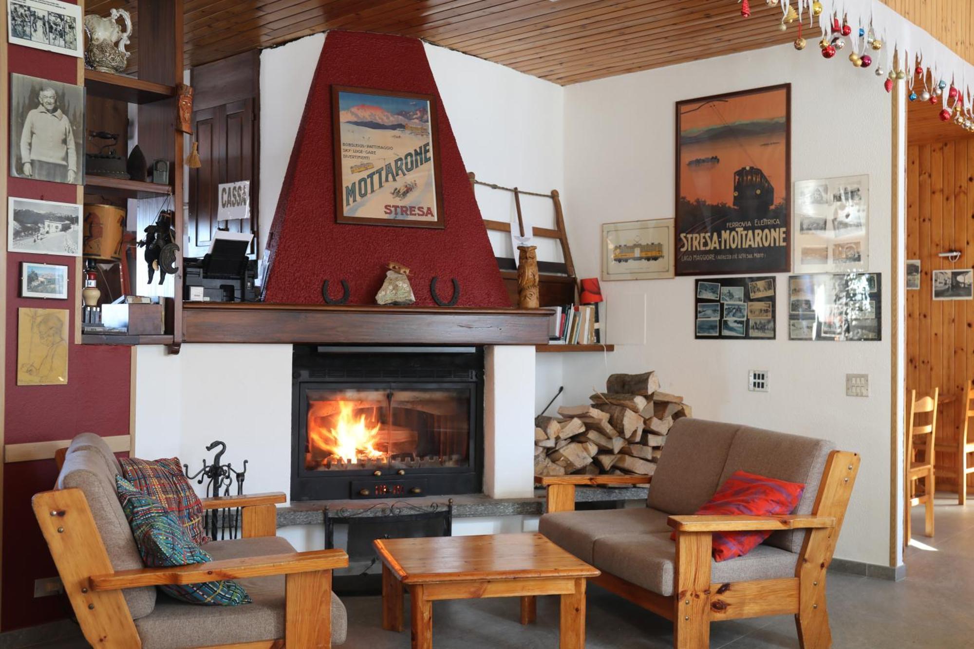 Albergo Casa Della Neve สเตรซา ภายนอก รูปภาพ